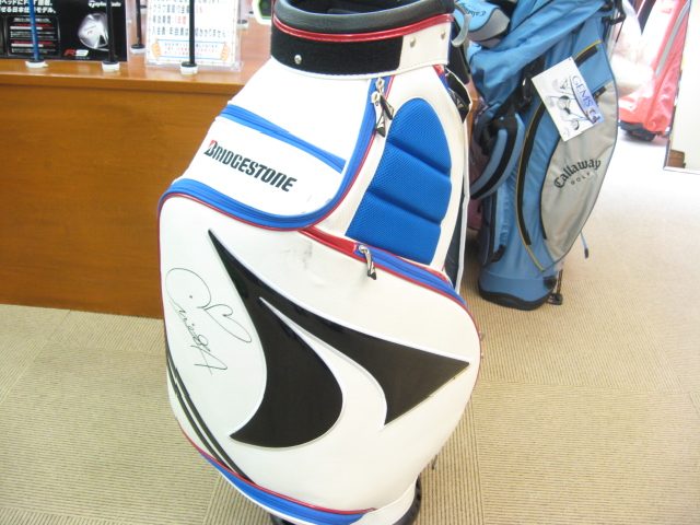 BRIDGESTONE GOLF サイン入りキャディバッグ