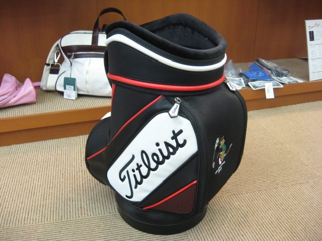 ミッキー＆タイトリスト デン キャディ ブラック タイトリスト