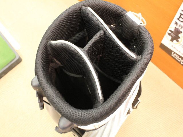 アディダス スタンド ブラック/ホワイト 中古 アディダス(adidas