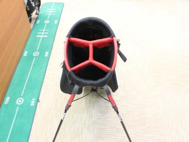 中古美品 タイトリストスタンド式キャディーバック タイトリスト