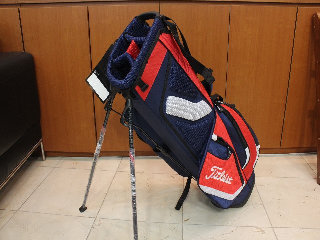 Titleist トリコロールキャディーバッグ Amazon | TITLEIST(タイトリスト) カジュアルスポーツ キャディ