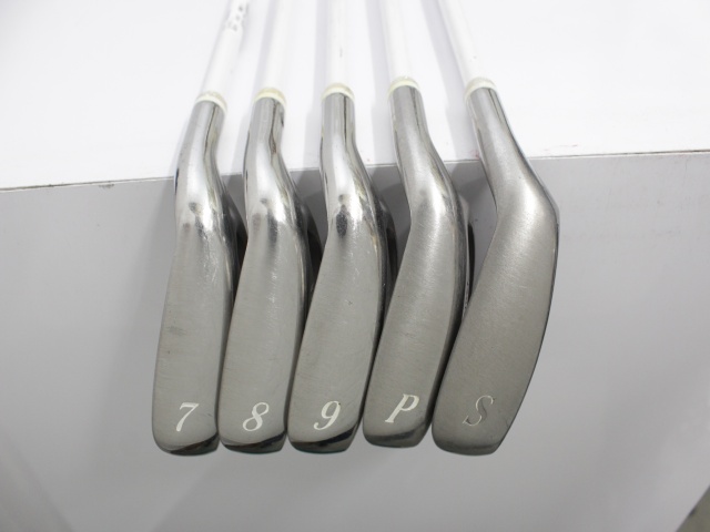 ヨネックス(YONEX) Fiore 2016